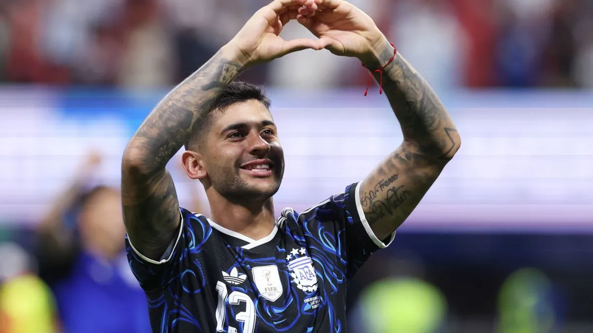 Romero fires back at Neville after Argentina's late World Cup final berth
