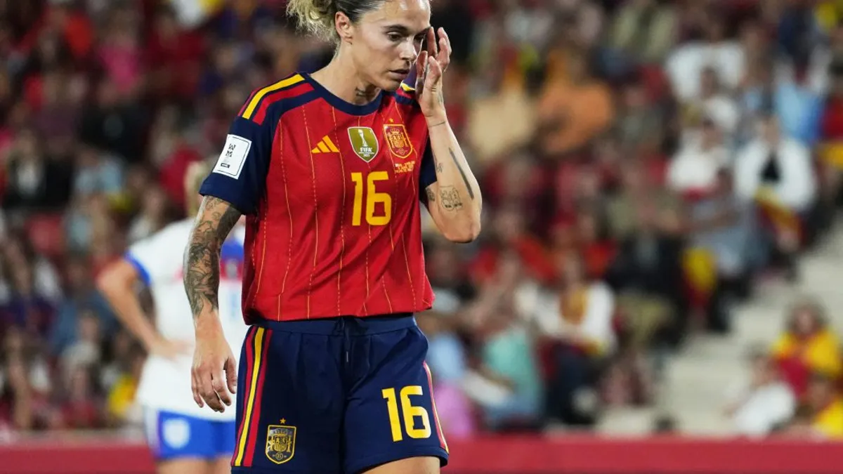 London City Lionesses Secure Spanish International Defender María León