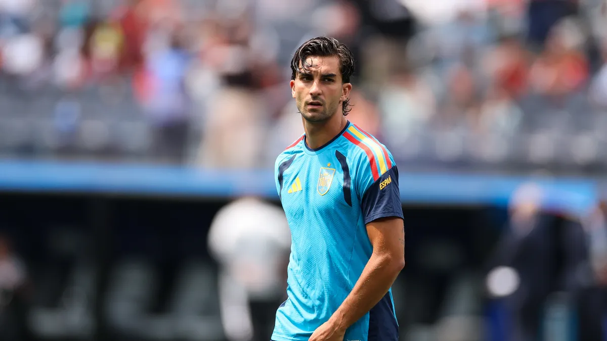 Ferran Torres' Future and World Cup Semis Dominate Football News
