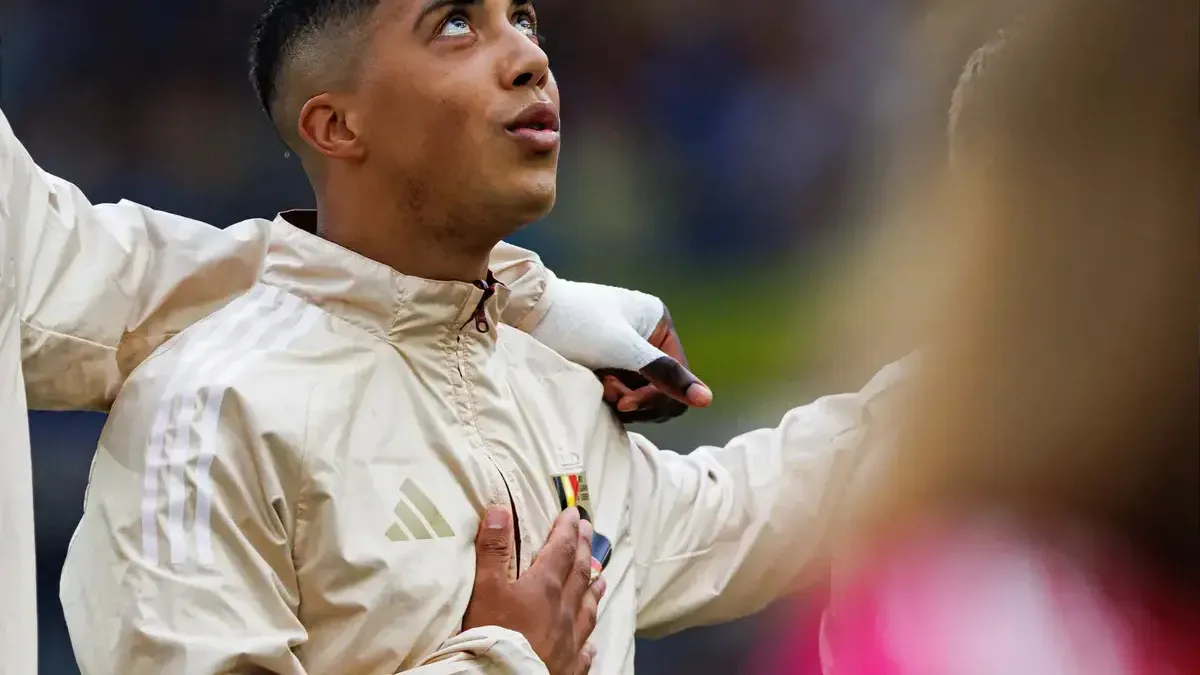 Manchester United Nearing Agreement for Aston Villa Midfielder Youri Tielemans