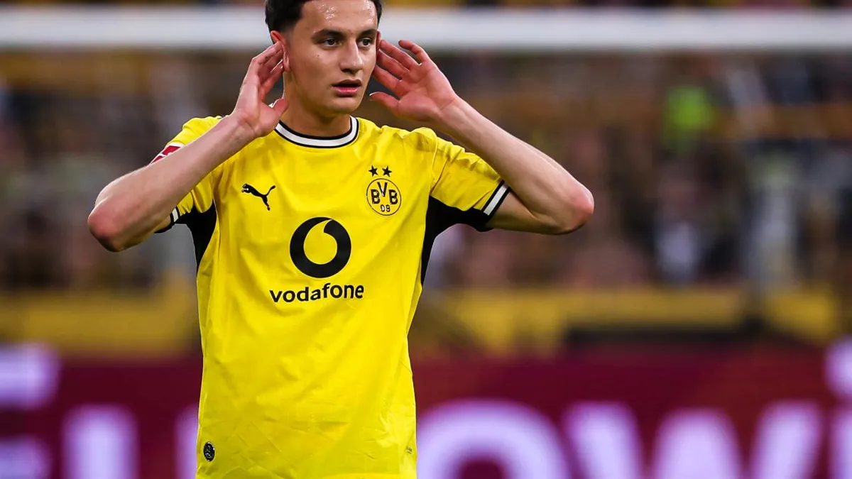 Italian clubs circling Dortmund defender Luca Reggiani