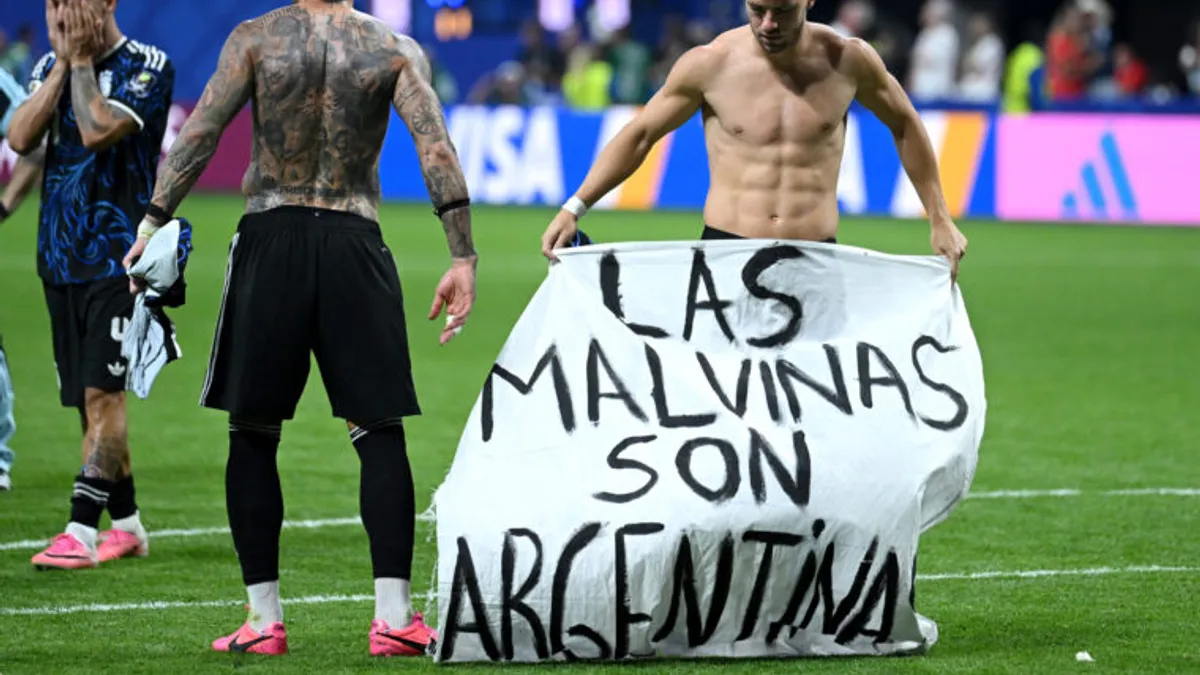FIFA Probes Argentina's World Cup Celebrations Over 'Malvinas' Flag