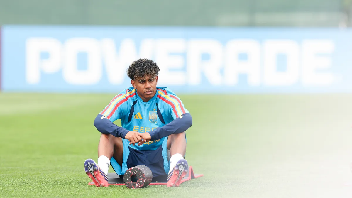 Club World Cup Finalists' Final Training Sessions Washed Out