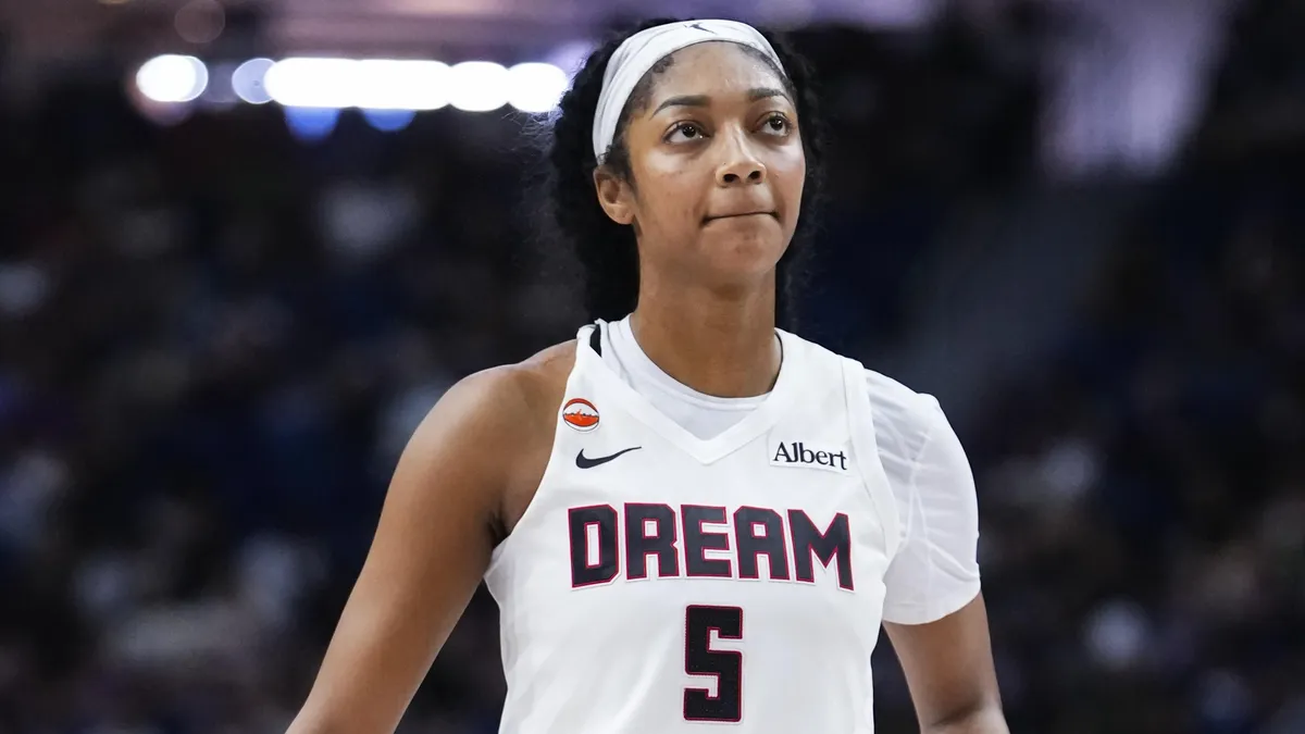 Toronto Coach Brondello Issues Apology to Angel Reese
