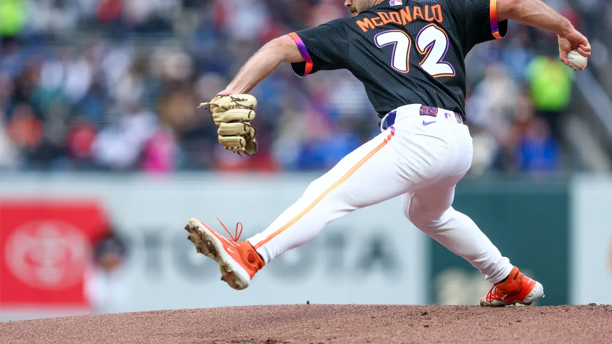 Giants and Rockies Set for Pitcher's Duel