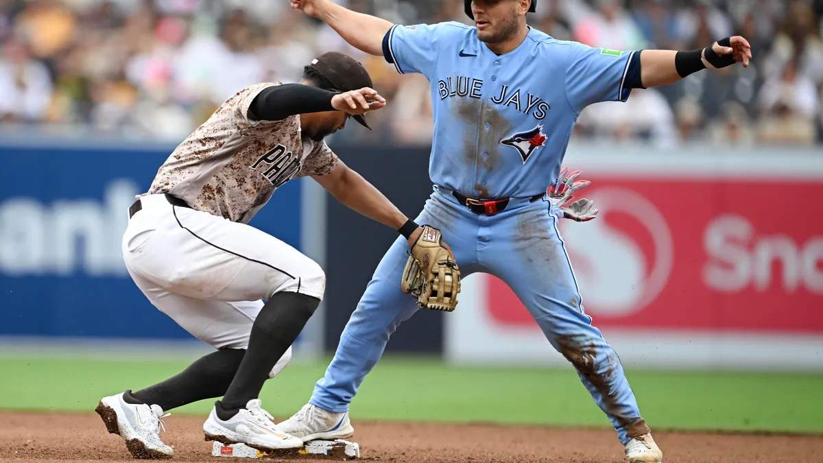 Padres Edge Blue Jays After Late Rally