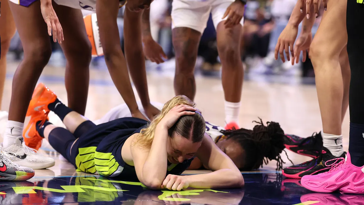 Paige Bueckers Exits Game After Collision
