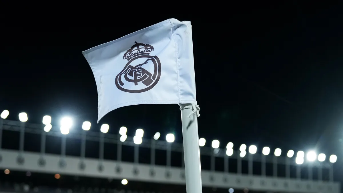 16-Year-Old Midfielder Joins Real Madrid First Team Training