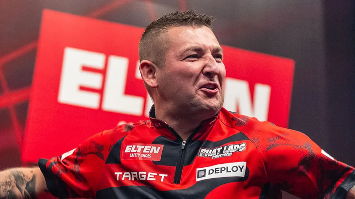 Aspinall Cruises Through Opener in European Darts Defence