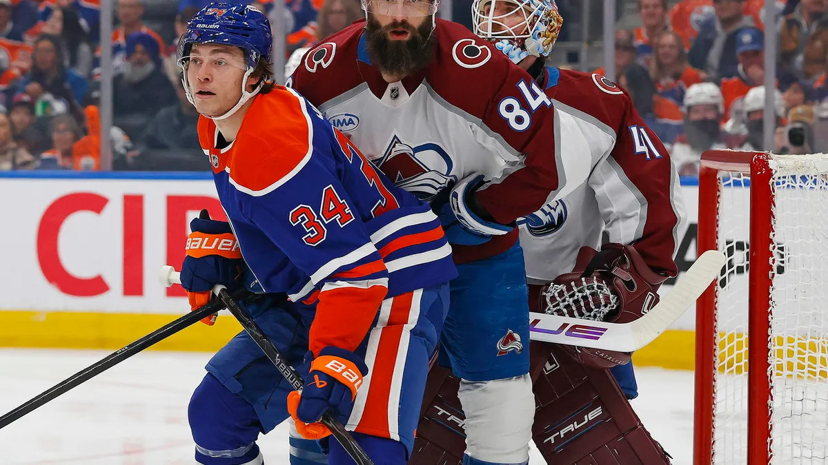 Oilers Secure Forward Dylan Holloway on New Deal