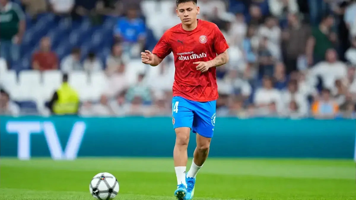 Echeverri Back in Training as Loan Decisions Loom