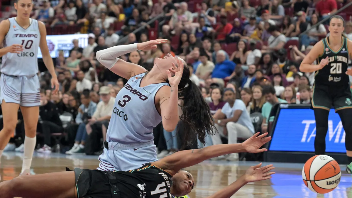 Liberty's Laney-Hamilton Tosses Shoe, Earns Ejection