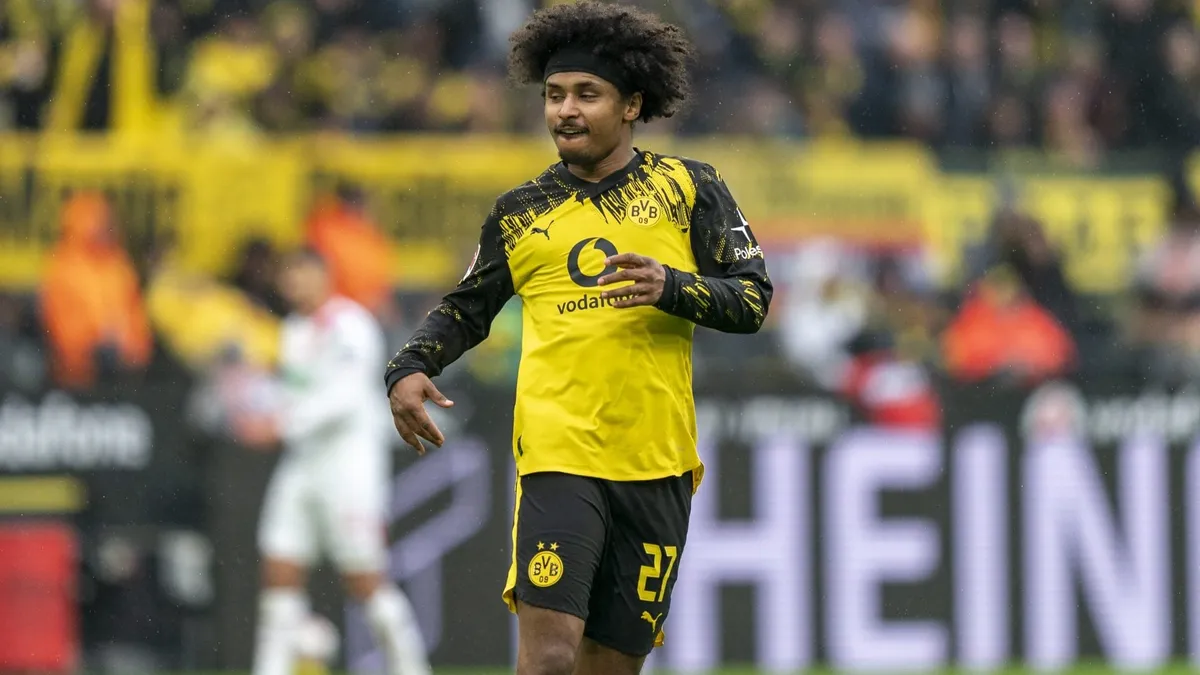 Borussia Dortmund Striker Karim Adeyemi Exploring Other Options Amidst Barcelona Interest
