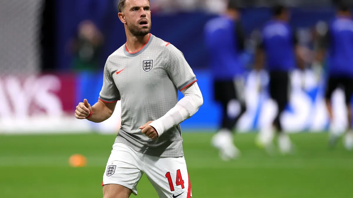 Brentford's Henderson tribute sparks fan debate