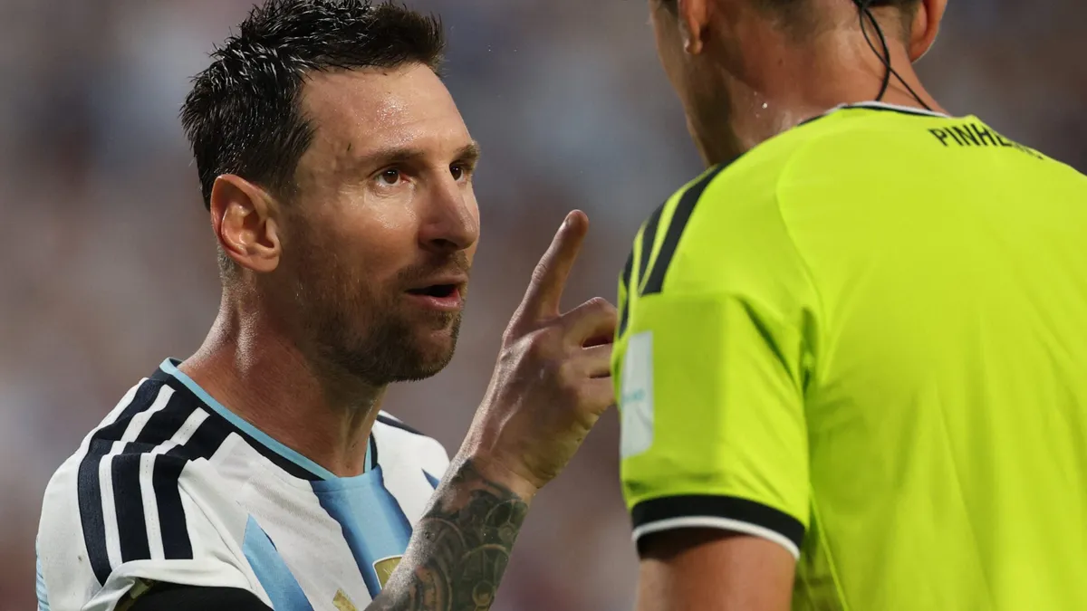 Messi's Fiery Exchange with Referee in Argentina's Quarter-Final Triumph Revealed