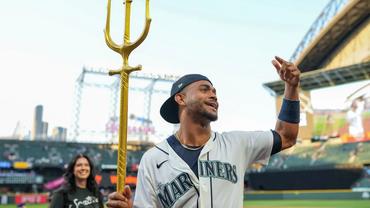Mariners Edge Giants in Extra Innings Thriller